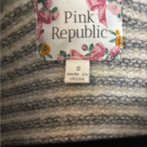 Pink Republic V-Neck Sweater with Gray Stripes Long sleeve blouse size m - Picture 3 of 3